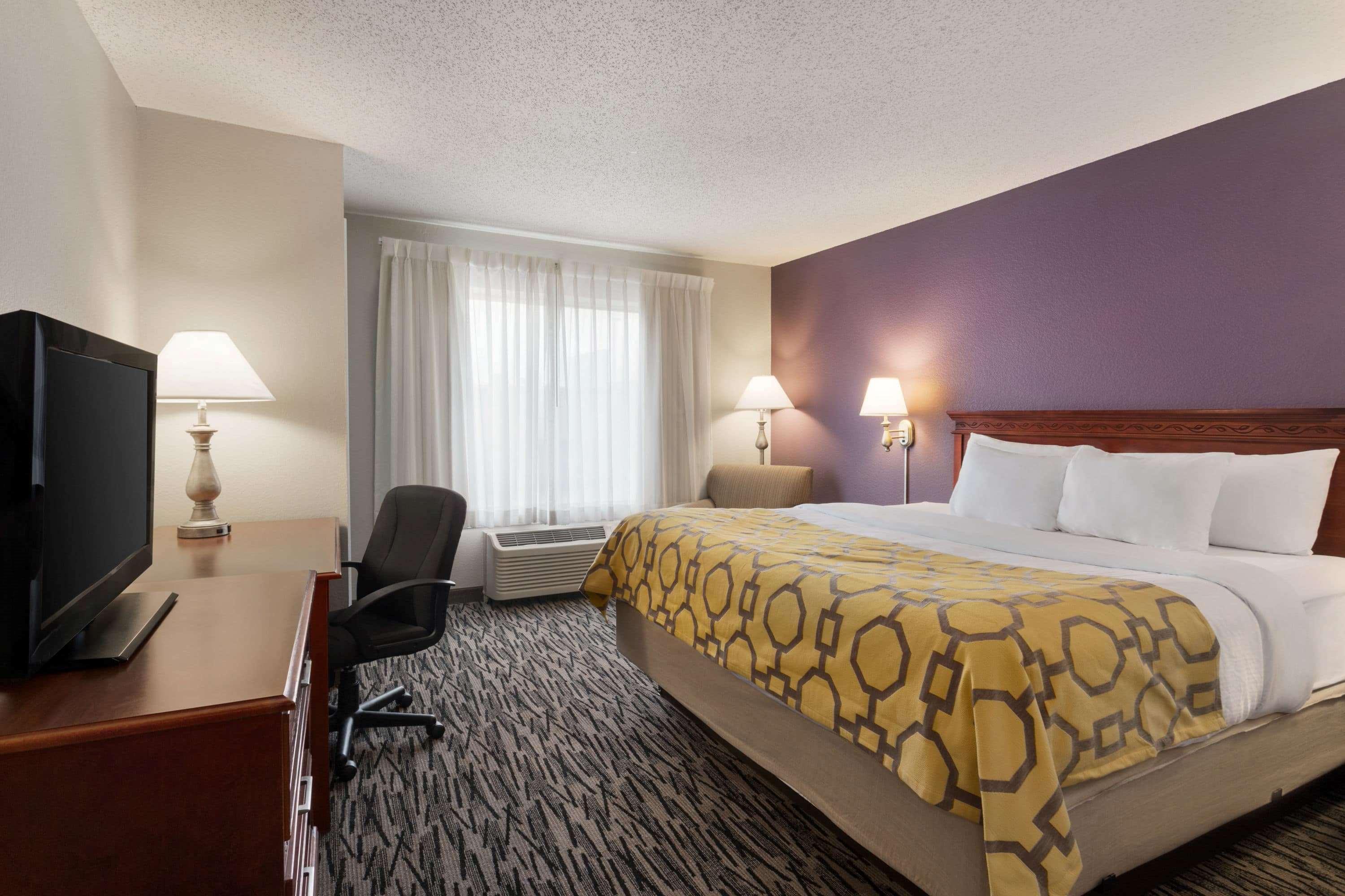 Baymont By Wyndham Springfield I-44 Hotel Екстериор снимка
