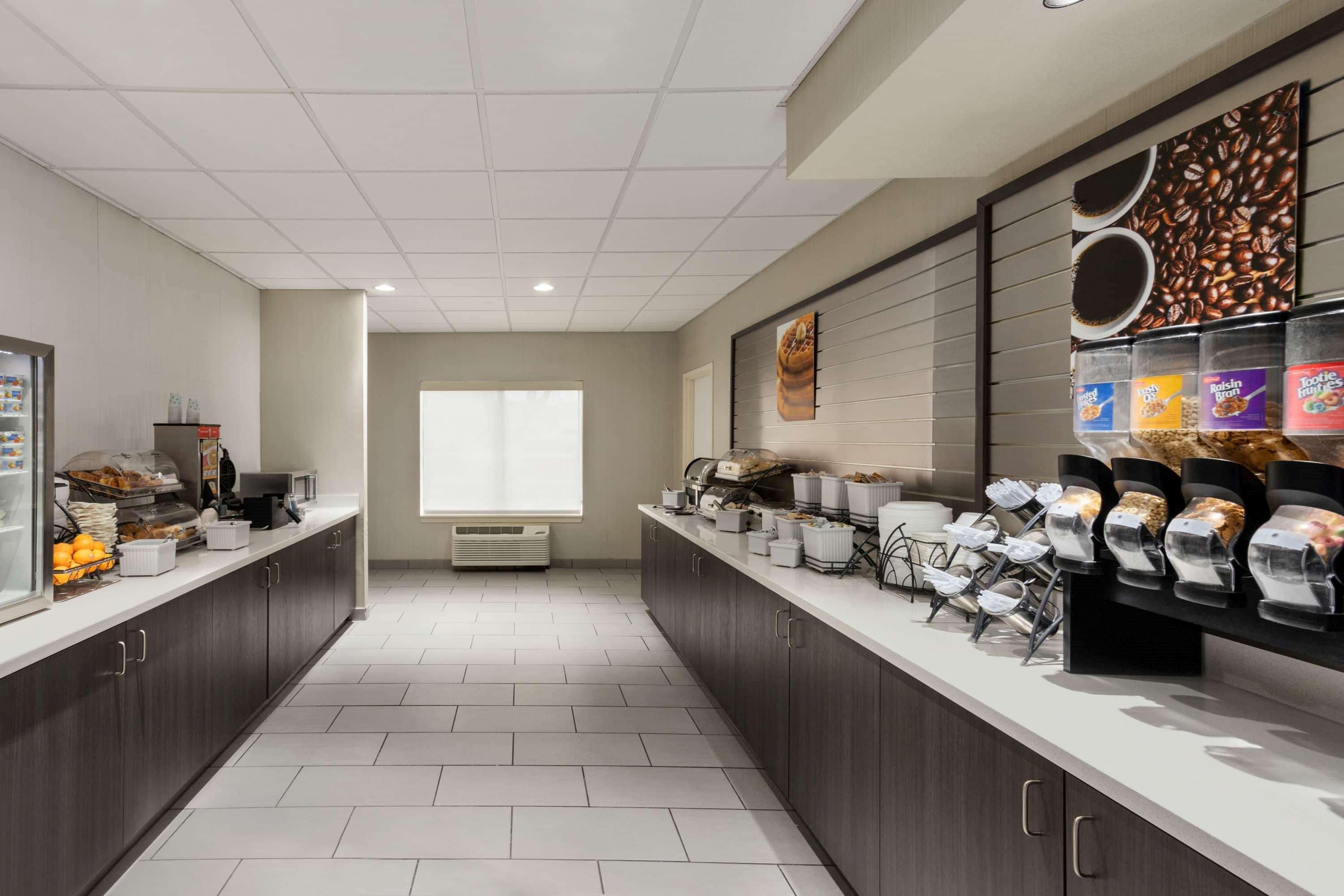 Baymont By Wyndham Springfield I-44 Hotel Екстериор снимка