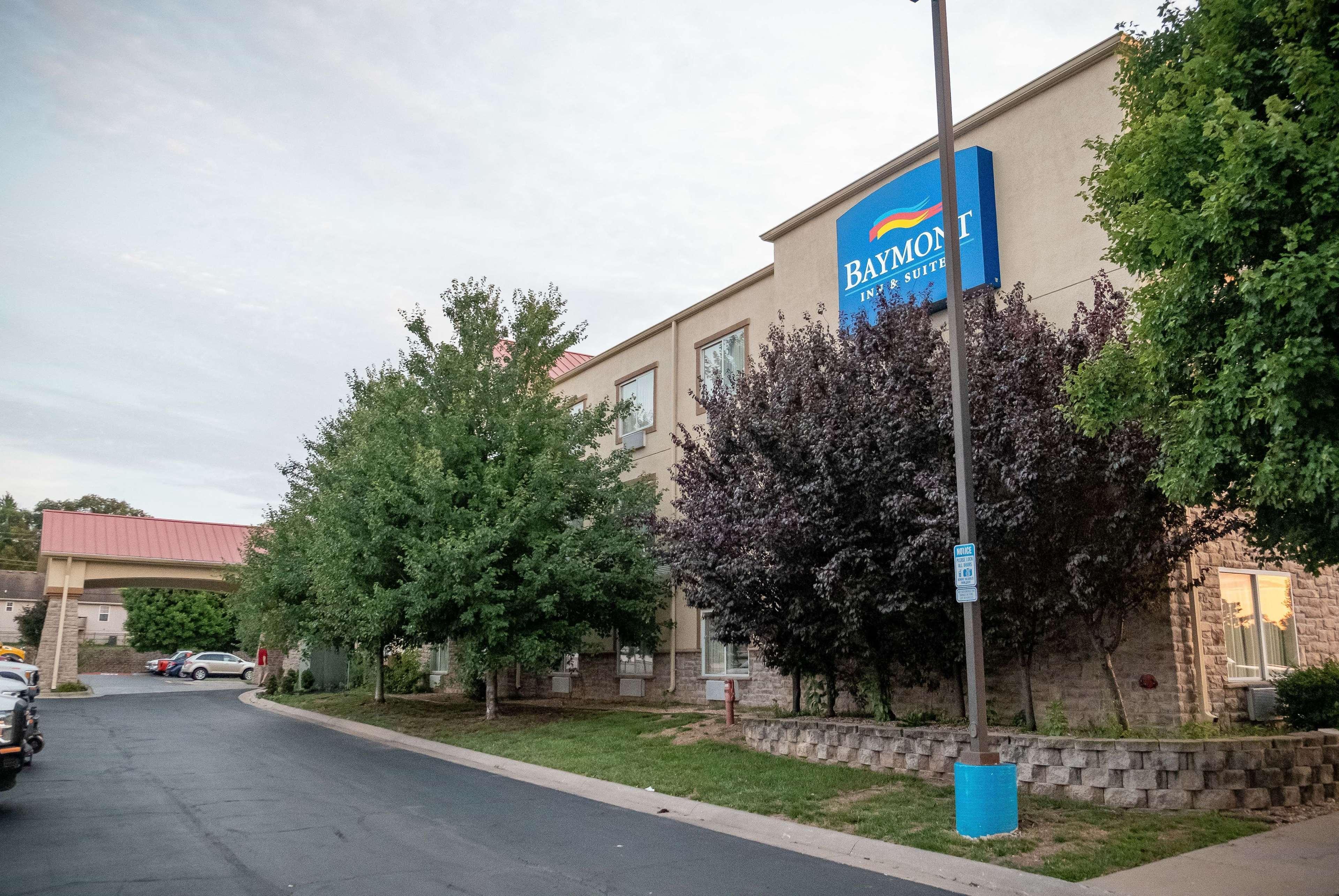 Baymont By Wyndham Springfield I-44 Hotel Екстериор снимка