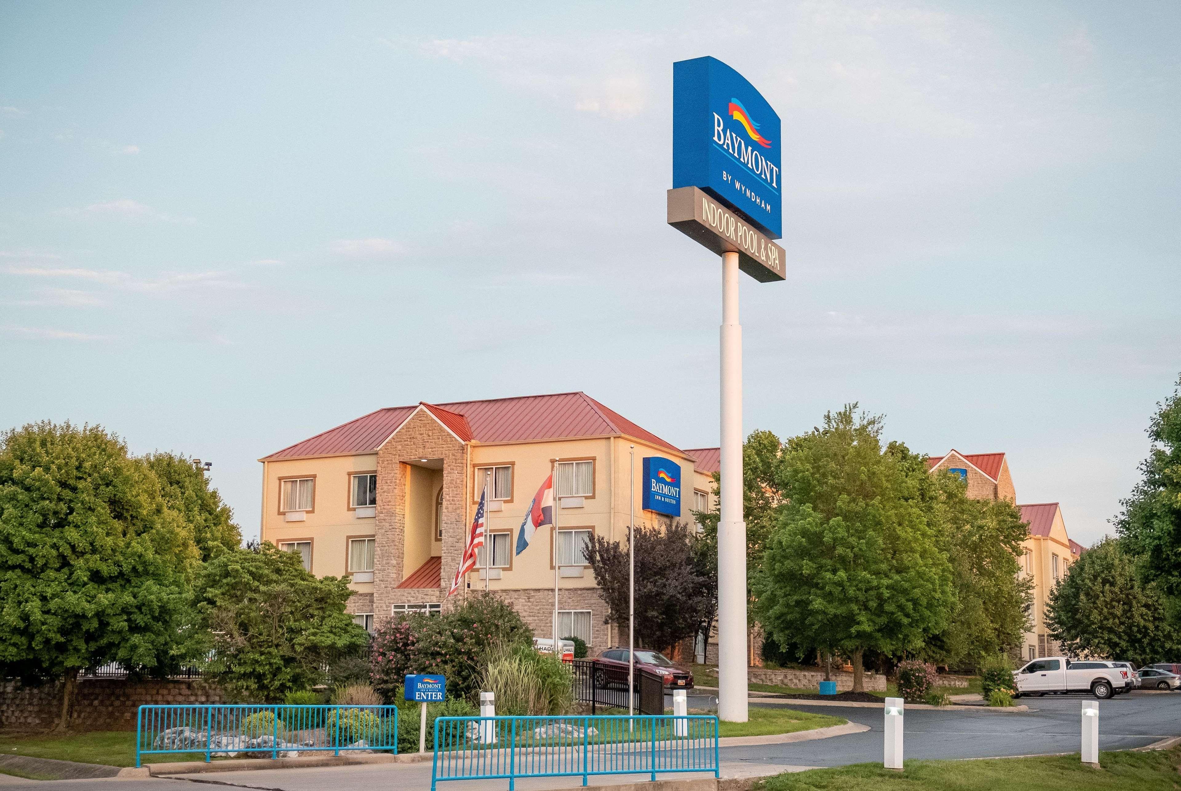 Baymont By Wyndham Springfield I-44 Hotel Екстериор снимка