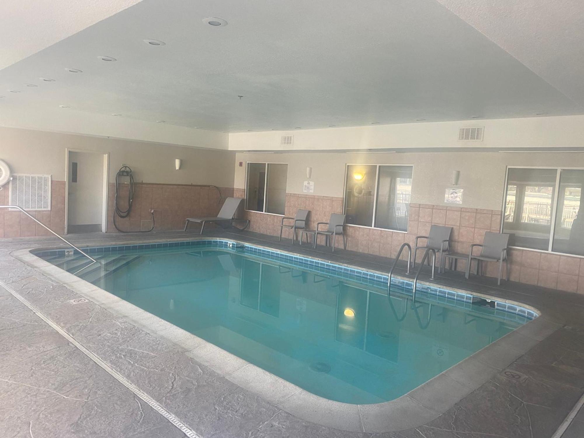 Baymont By Wyndham Springfield I-44 Hotel Екстериор снимка