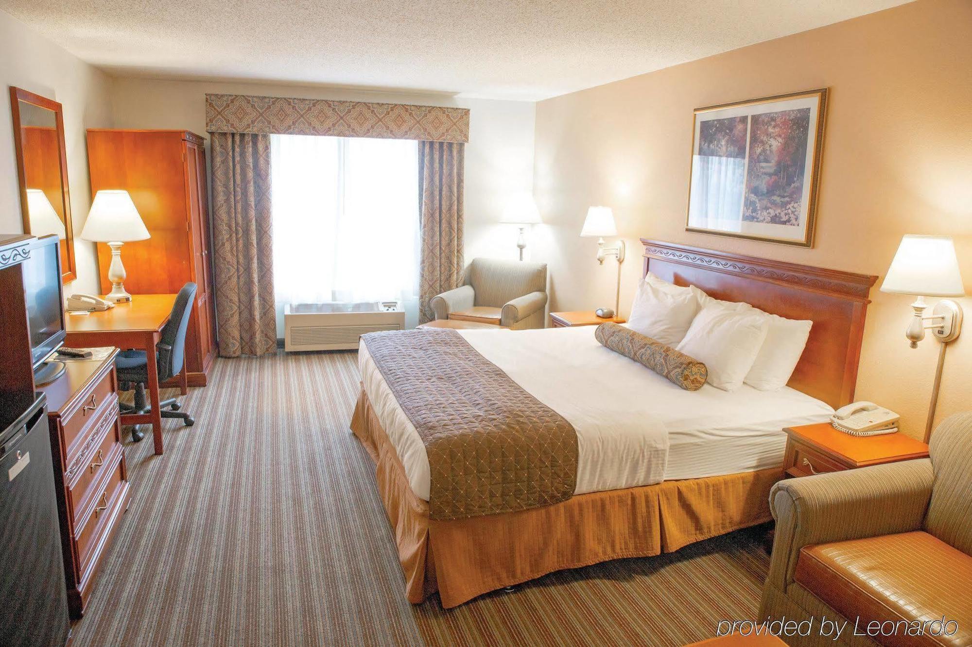 Baymont By Wyndham Springfield I-44 Hotel Екстериор снимка