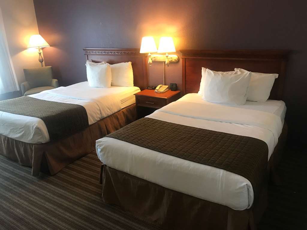 Baymont By Wyndham Springfield I-44 Hotel Стая снимка